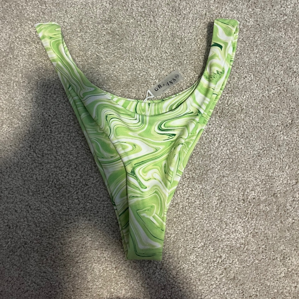 Ana Stowel x Grey Bandit bikini